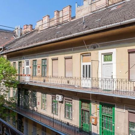 Dora'S Calm Nest Over The Chestnut Tree Apartment Budapest Exterior photo