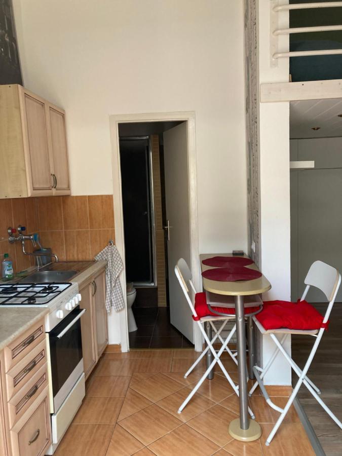 Dora'S Calm Nest Over The Chestnut Tree Apartment Budapest Exterior photo